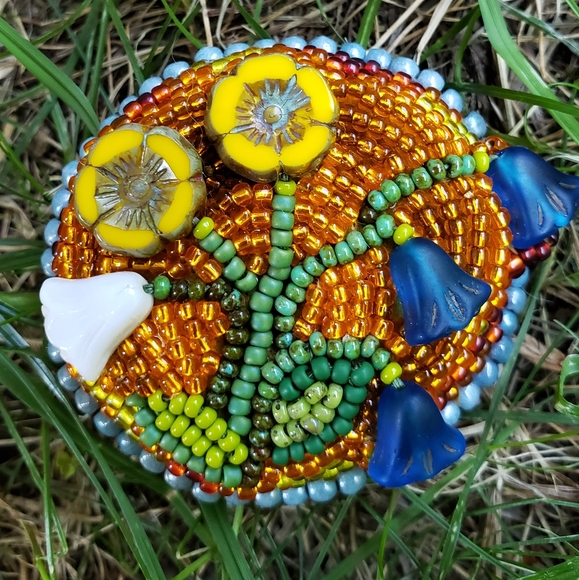 Made By Me Beaded Floral Hair Jewelry Clip - Picture 4 of 5